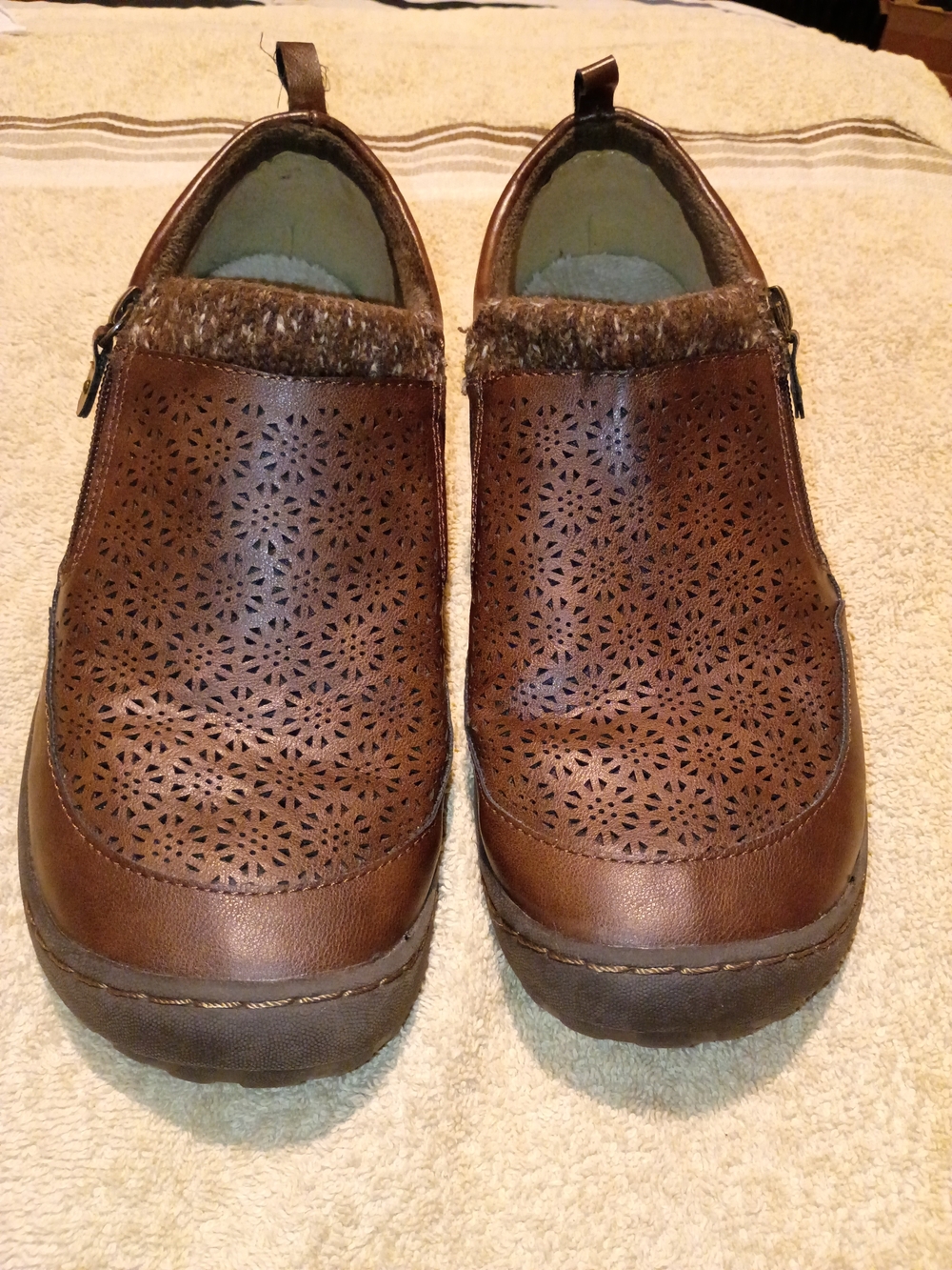 JBU by JAMBU Leather Amber Faux Fur Slip On Shoes—SZ. 11M